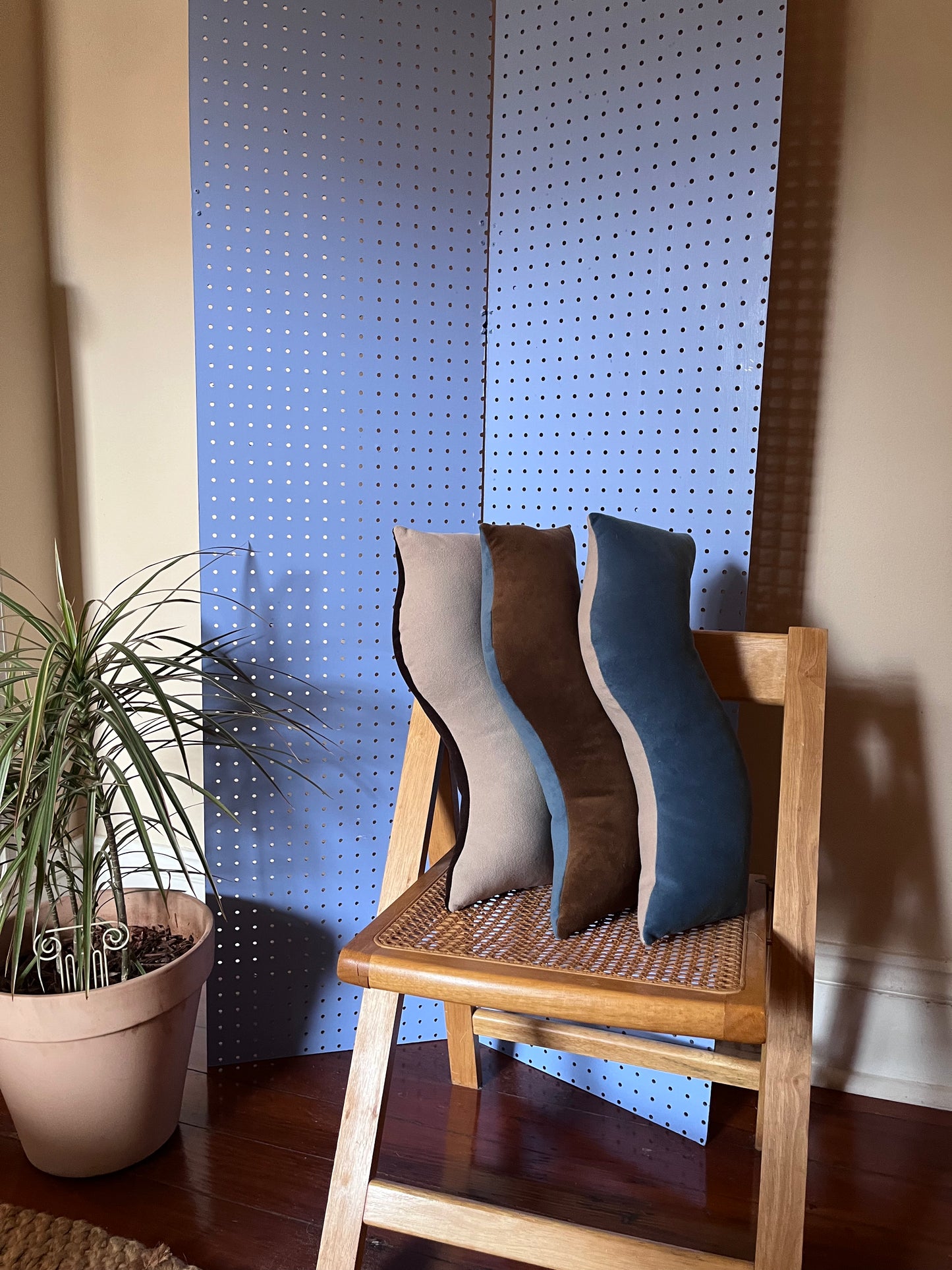 Wavy Pillow - Two-Tone