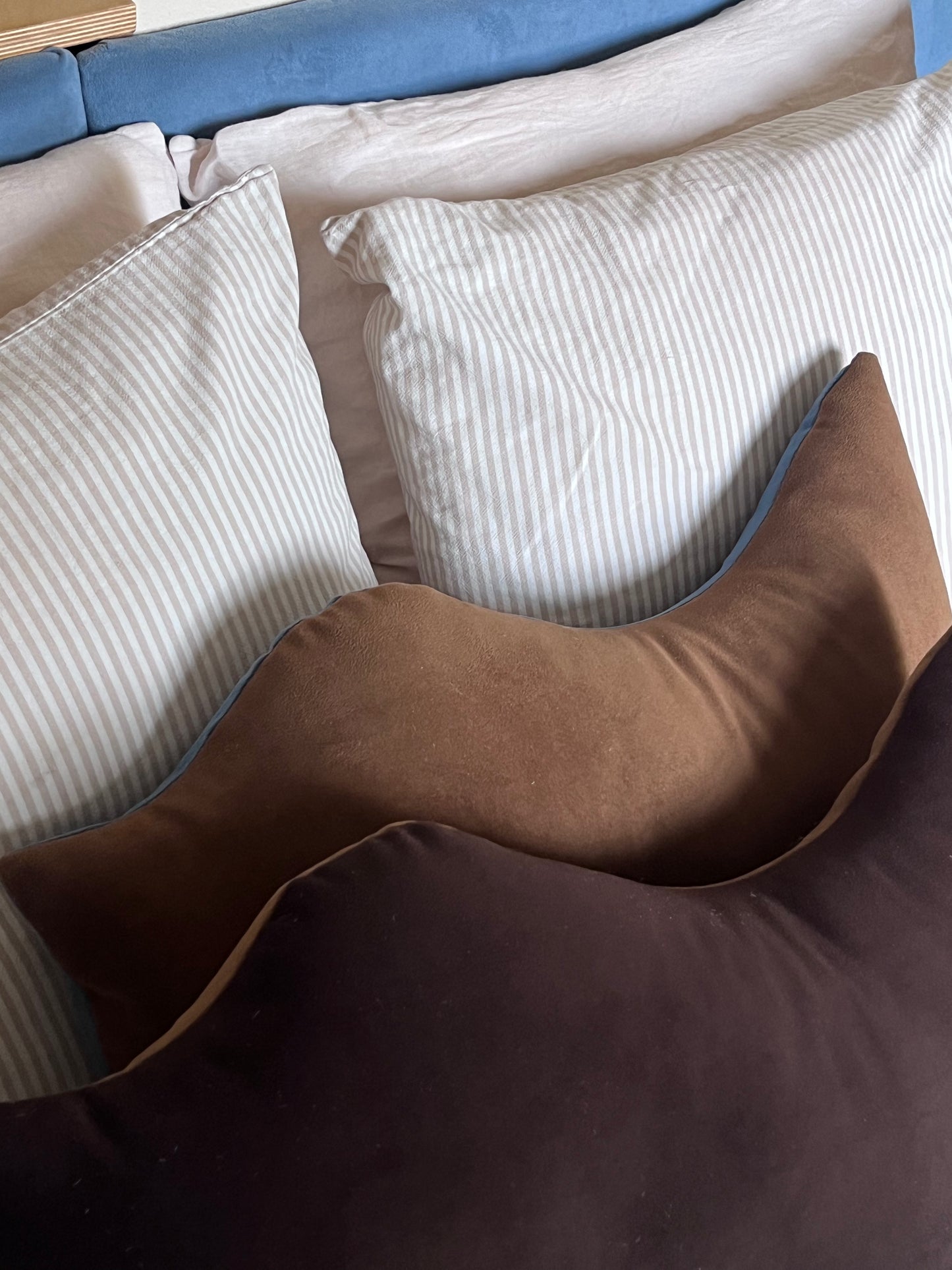 Large Wavy Pillow