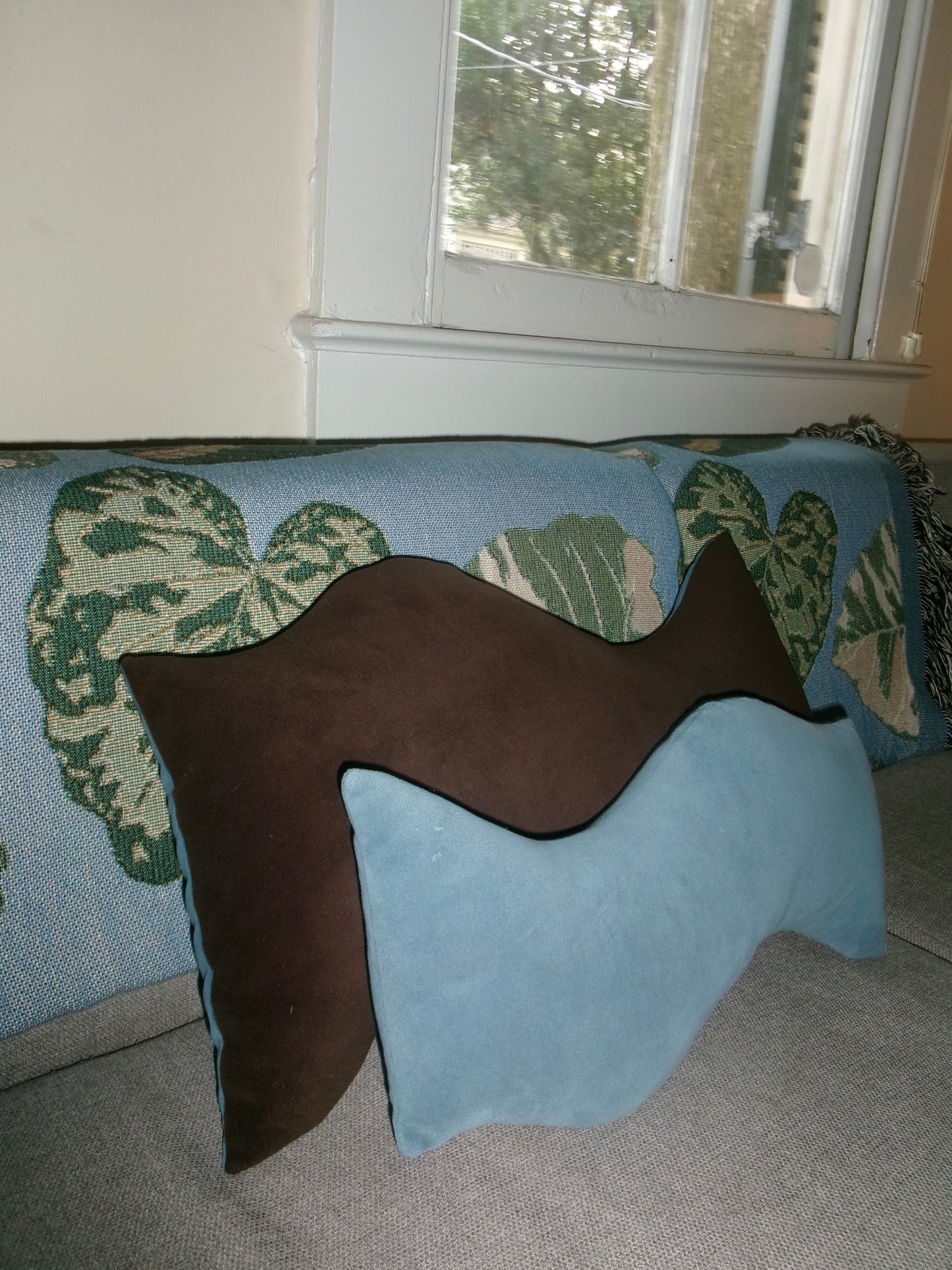 Large Wavy Pillow