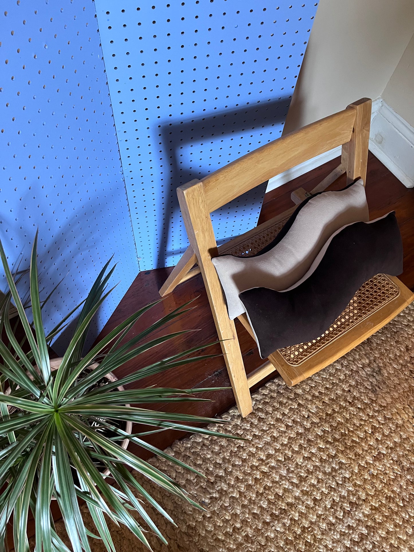 Wavy Pillow - Two-Tone