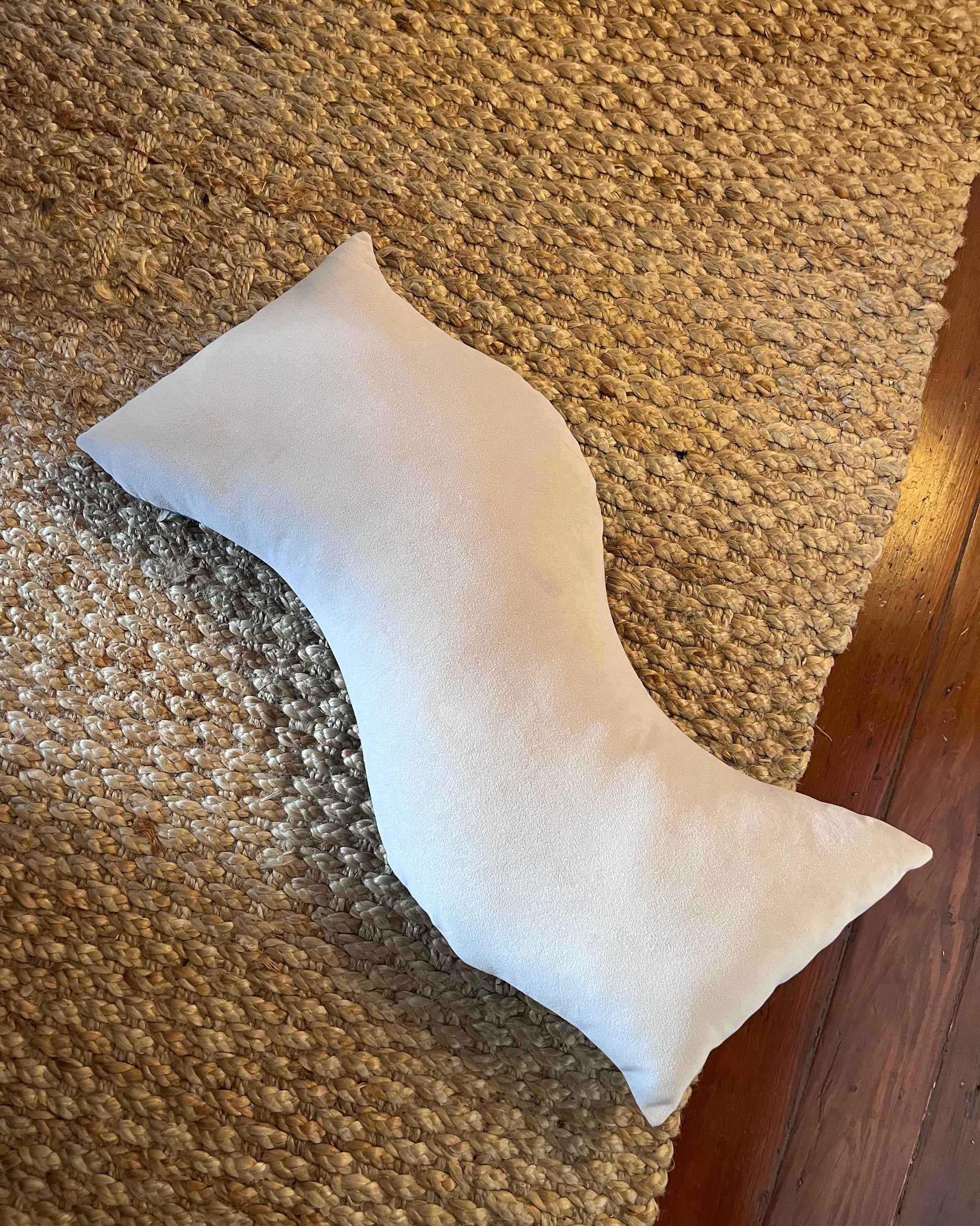 Cream velvet size of two tone jumbo wavy pillow
